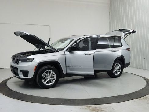 Used 2021 Jeep Grand Cherokee L Laredo w/ Luxury Tech Group I AWD/4WD image 11