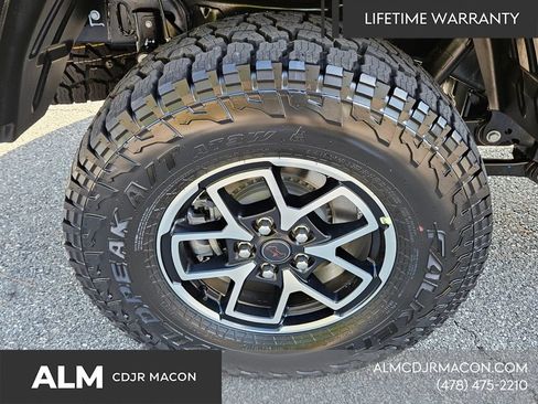 New 2025 Jeep Gladiator Rubicon AWD/4WD image 16
