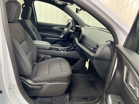 New 2026 Chevrolet Traverse LT w/ Driver Confidence Package FWD image 22
