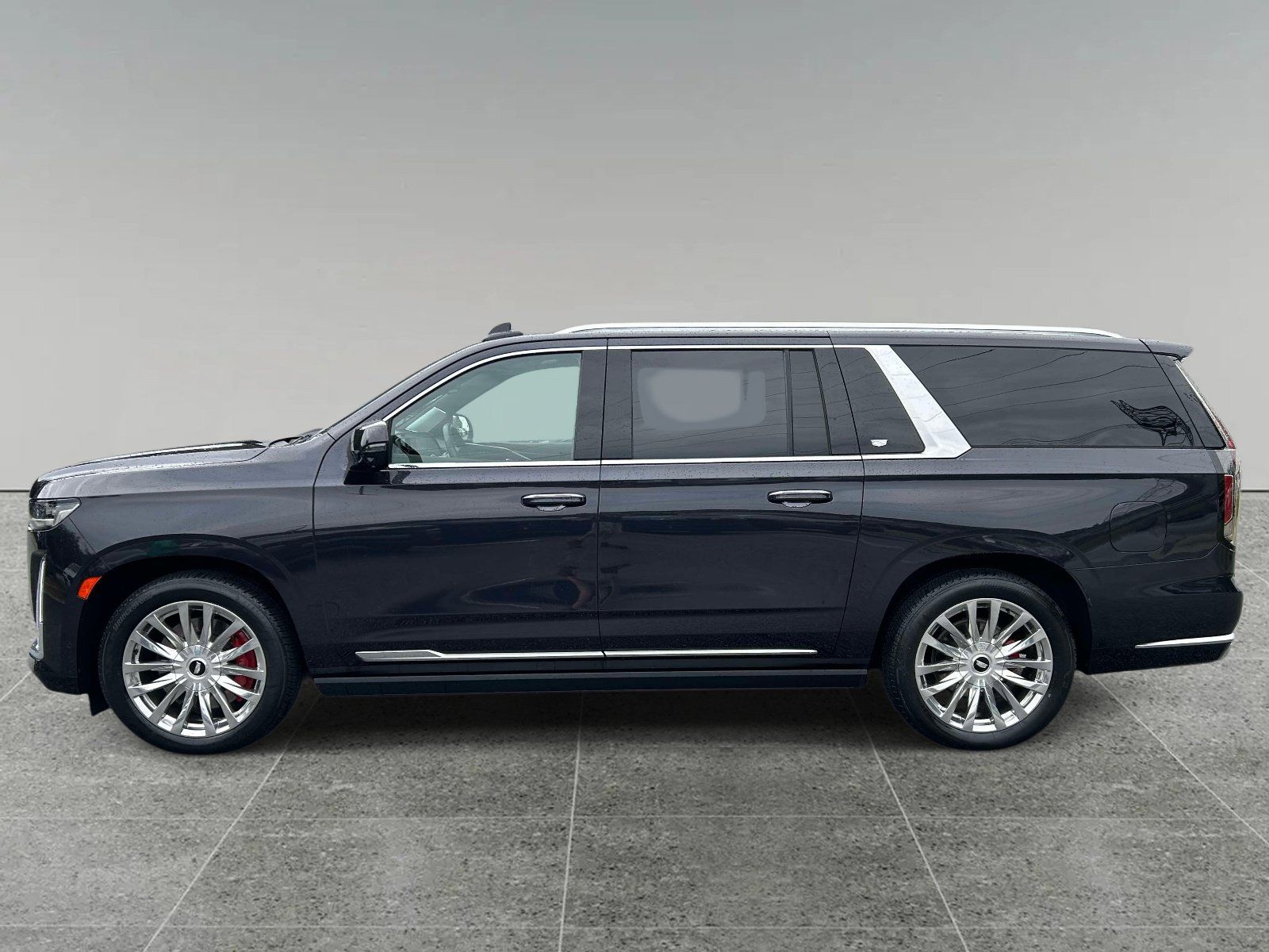 Certified 2022 Cadillac Escalade ESV Premium Luxury w/ Performance Package AWD/4WD image 2