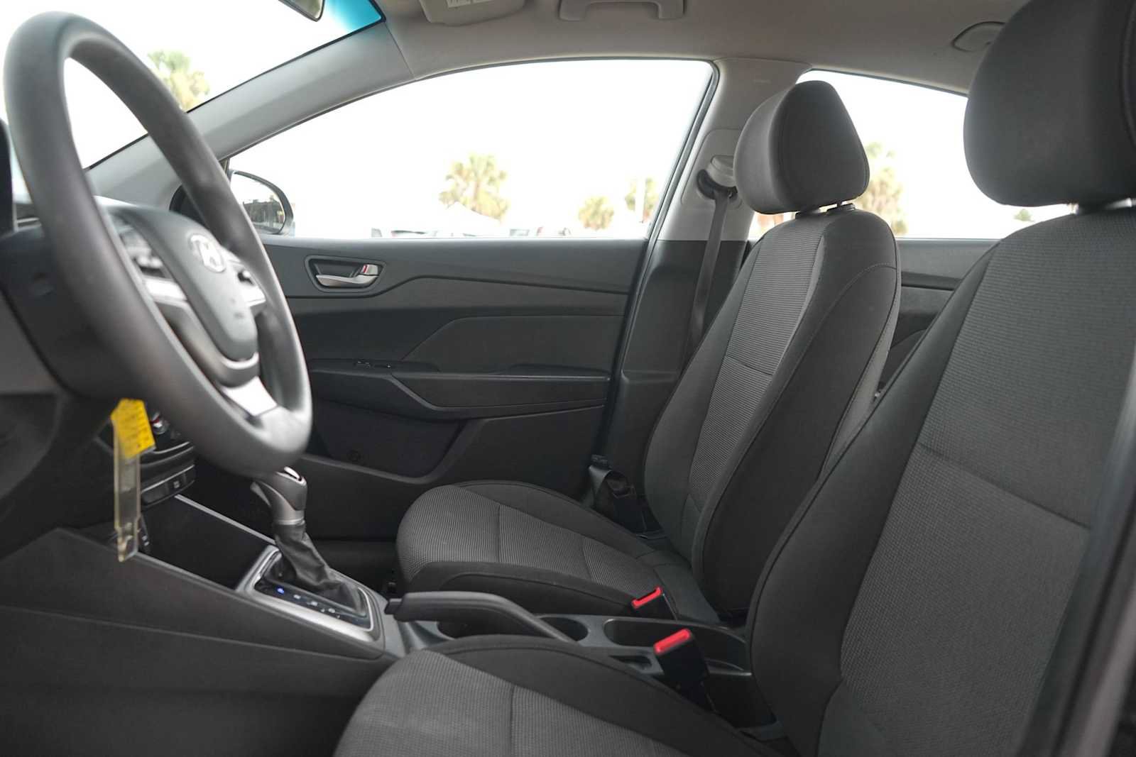 Used 2020 Hyundai Accent SE FWD image 11