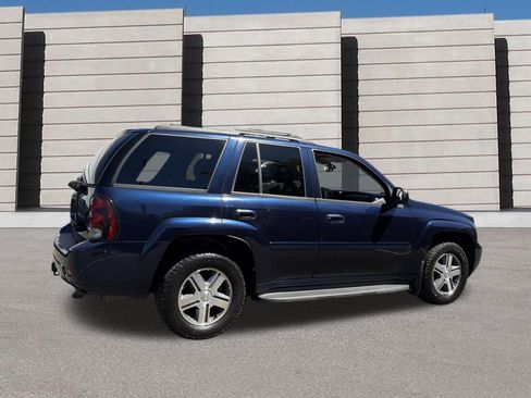 Used 2008 Chevrolet TrailBlazer LT w/ Off-Road Package AWD/4WD image 5
