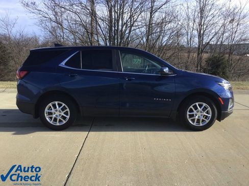 Used 2023 Chevrolet Equinox LT image 2