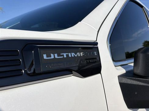 Used 2024 GMC Sierra 2500 Denali Ultimate AWD/4WD image 7