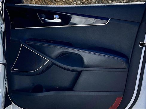 Used 2016 Kia Sorento SX image 22