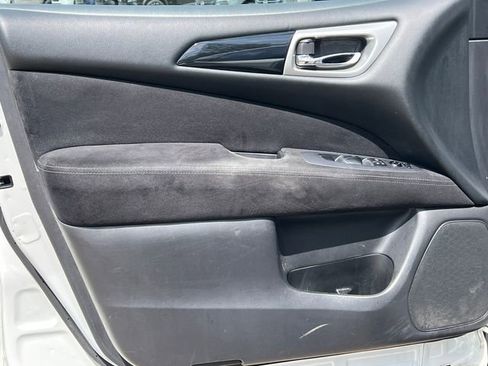 Used 2015 Nissan Pathfinder S AWD/4WD image 14