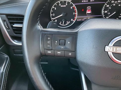 Used 2025 Nissan Rogue SV AWD/4WD image 23