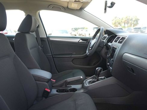 Used 2016 Volkswagen Jetta SE FWD image 15