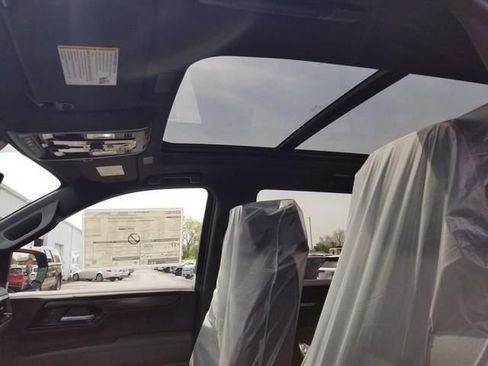 New 2026 GMC Yukon AT4 w/ AT4 Premium Plus Package AWD/4WD image 12