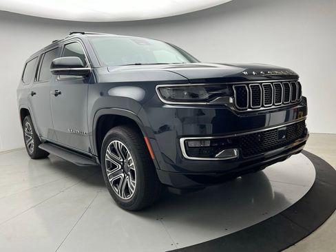Used 2023 Jeep Wagoneer 4WD w/ Premium Group I image 2