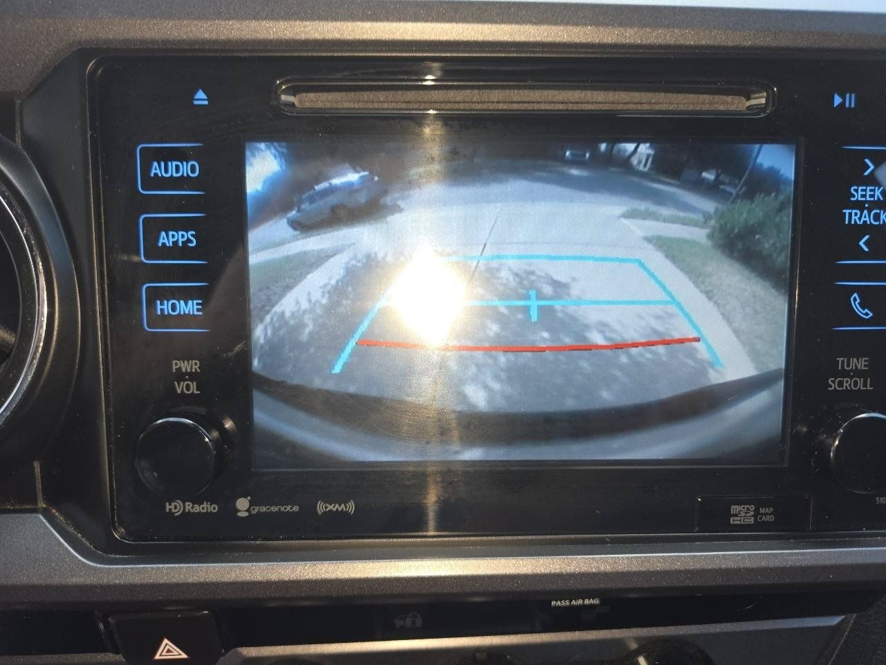 Used 2018 Toyota Tacoma TRD Sport w/ Technology Package RWD image 15