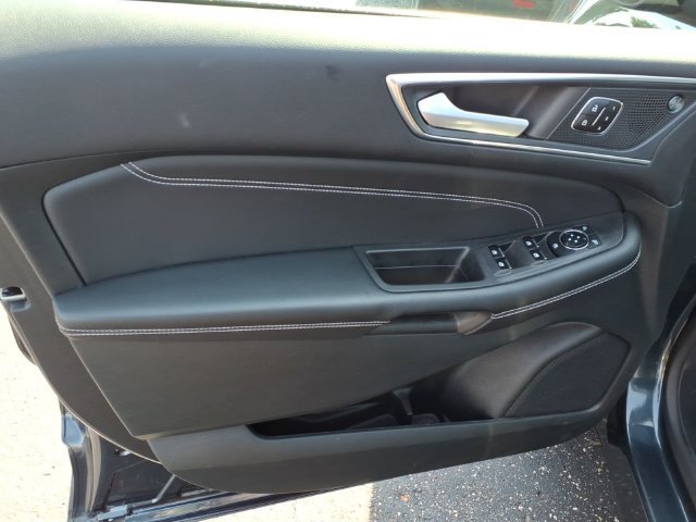 Used 2023 Ford Edge Titanium AWD/4WD image 11