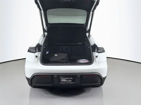 Certified 2025 Porsche Macan 4 Electric w/ Premium Package AWD/4WD image 33