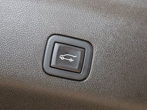 Used 2021 GMC Yukon Denali w/ Denali Premium Package image 54