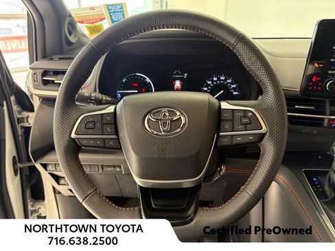 Used 2023 Toyota Sienna XSE w/ XSE Plus Package image 7
