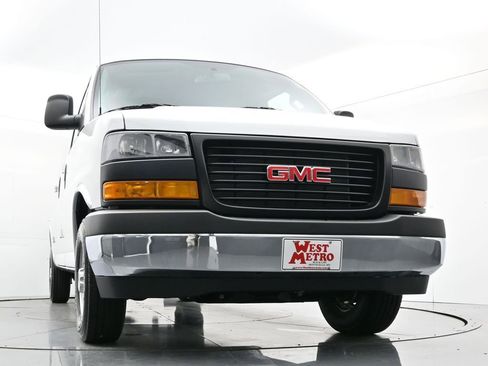New 2026 GMC Savana 3500 Extended RWD image 23