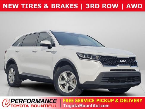 Used 2022 Kia Sorento LX AWD/4WD image 1