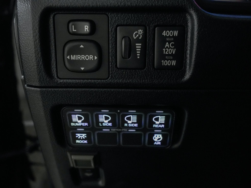 Used 2018 Toyota 4Runner TRD Off-Road Premium AWD/4WD image 22