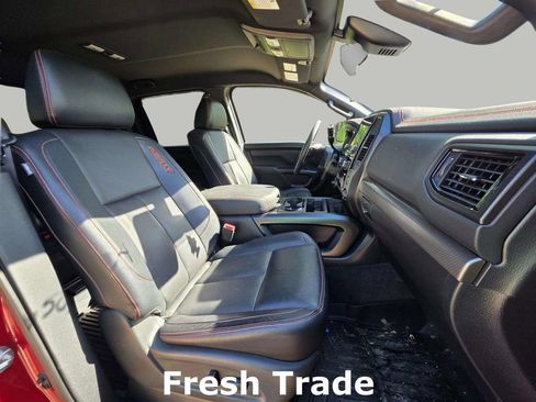 Used 2021 Nissan Titan PRO-4X w/ Pro-4x Convenience Package AWD/4WD image 10