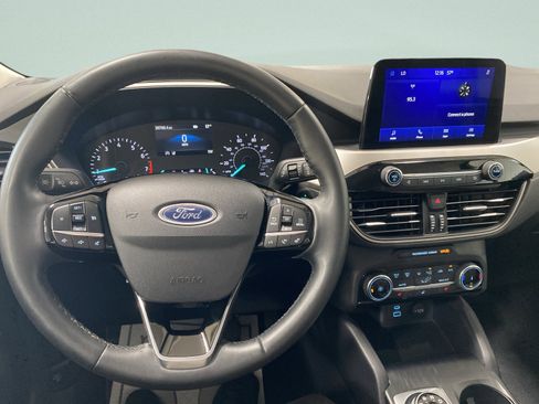 Used 2022 Ford Escape SE w/ Cold Weather Package image 17