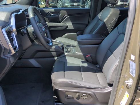 Used 2024 GMC Canyon Elevation w/ Elevation Premium Package RWD image 11