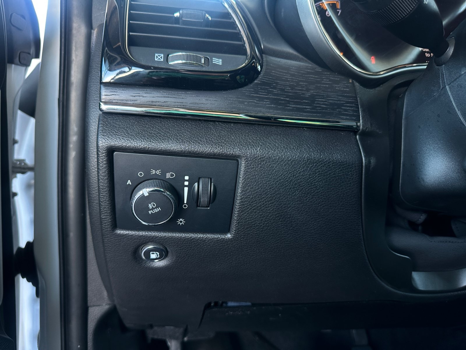 Used 2021 Jeep Grand Cherokee High Altitude AWD/4WD image 18