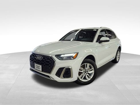 Certified 2023 Audi Q5 2.0T Premium w/ Convenience Package image 3