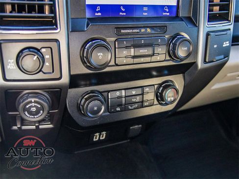 Used 2020 Ford F150 XLT image 28