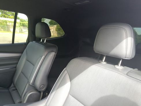 Used 2025 Buick Enclave Preferred FWD image 18