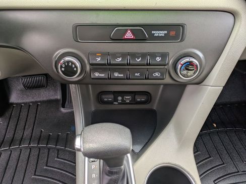 Used 2017 Kia Sportage LX image 18