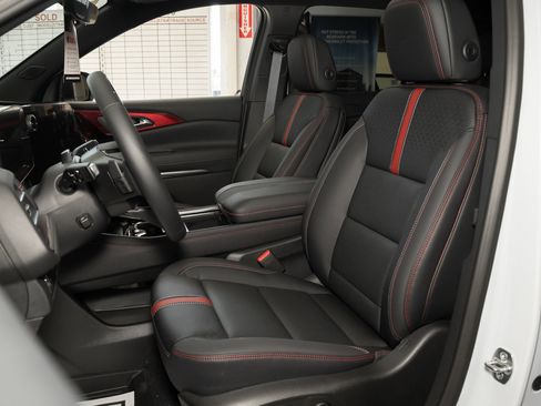 New 2026 Chevrolet Traverse RS image 13