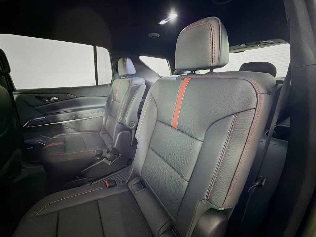 New 2026 Chevrolet Traverse RS w/ LPO, Floor Liner Package AWD/4WD image 19