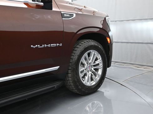 Used 2022 GMC Yukon SLT w/ SLT Premium Package AWD/4WD image 49