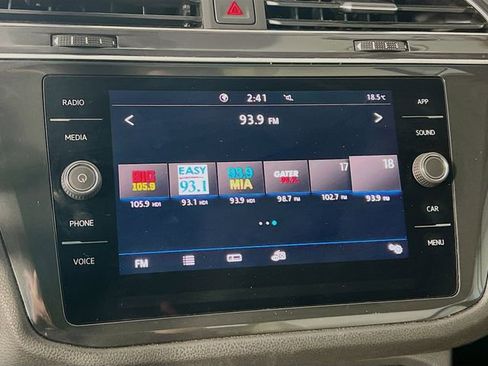 Used 2020 Volkswagen Tiguan SE w/ Panoramic Sunroof Package image 20