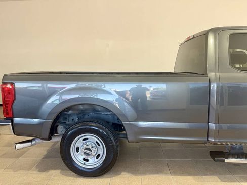 Used 2019 Ford F250 XLT w/ XLT Premium Package RWD image 4