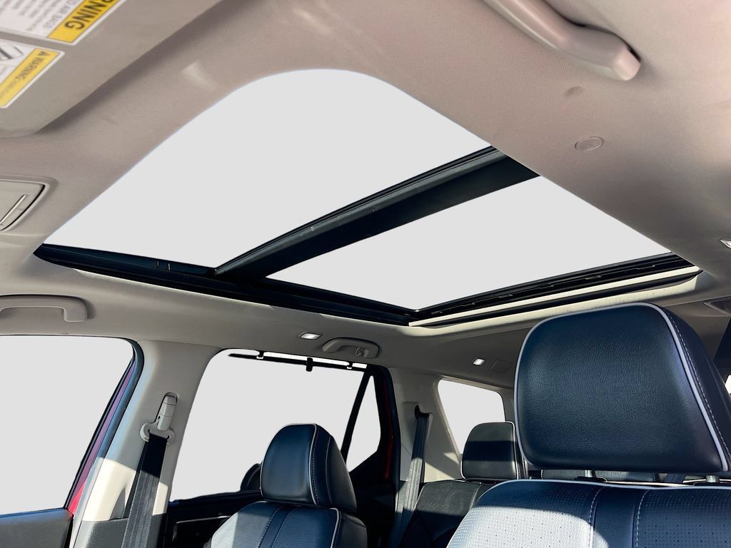 Used 2025 Honda Pilot Elite image 23