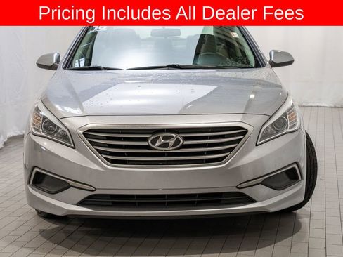 Used 2016 Hyundai Sonata SE FWD image 2