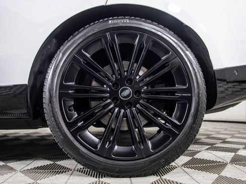 Used 2024 Land Rover Range Rover Long Wheelbase Autobiography AWD/4WD image 41