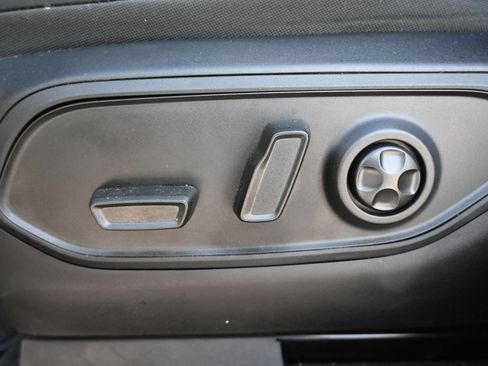 Used 2026 Jeep Grand Cherokee Limited AWD/4WD image 8