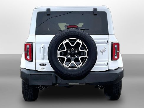 Used 2025 Ford Bronco Outer Banks image 4