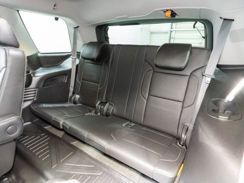 Used 2018 GMC Yukon SLT image 32