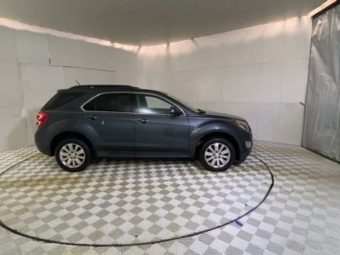 Used 2017 Chevrolet Equinox LT image 4