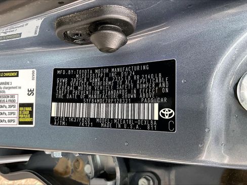 Used 2024 Toyota Corolla LE image 33