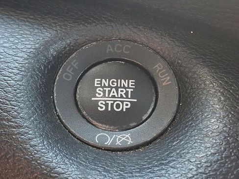 Used 2019 Jeep Cherokee Limited AWD/4WD image 25