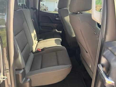 Used 2017 GMC Sierra 1500 SLE w/ SLE Value Package RWD image 2