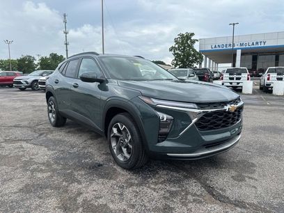 New 2025 Chevrolet Trax LT w/ Sunroof Package