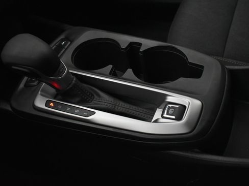 Used 2025 Chevrolet Trax LS image 29