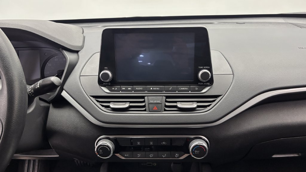 Used 2025 Nissan Altima 2.5 S FWD image 18
