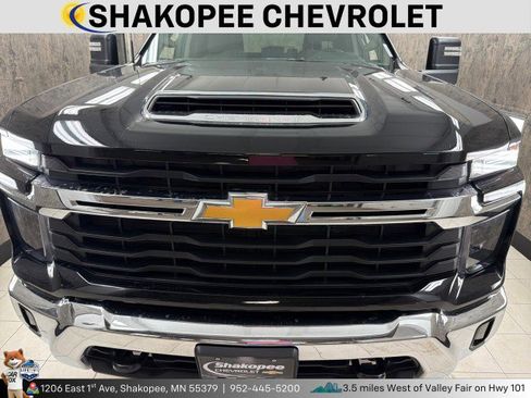 Used 2025 Chevrolet Silverado 2500 LT w/ Convenience Package image 2