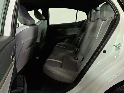 Used 2025 Toyota Camry SE image 13